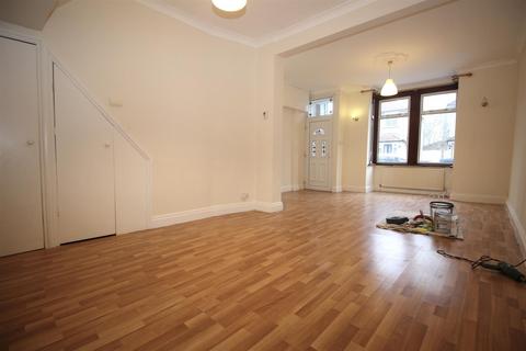 3 bedroom end of terrace house to rent, St. Stephens Road, Enfield