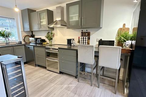 6 Castle Road, Alcester, B49 6BG