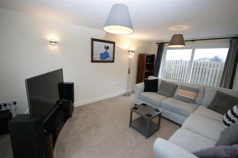 3 bedroom detached house to rent, Clough Lane, Brighouse