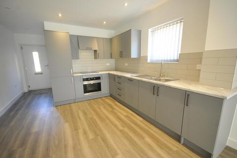 2 bedroom end of terrace house to rent, 22 Fen View Court