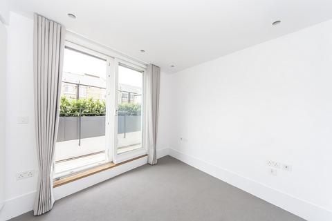 2 bedroom penthouse to rent, Castlereagh Street, London, W1H