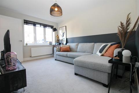18 Mill Holme Fold, Bradford, BD10 0FA