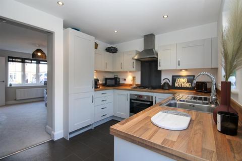 18 Mill Holme Fold, Bradford, BD10 0FA