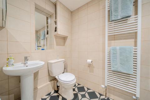 19 Jubilee Drive, Failand, Bristol, BS8 3XD