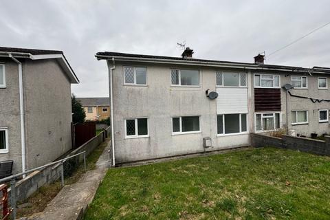 3 bedroom end of terrace house to rent, Dolfain Ystradgynlais - Swansea