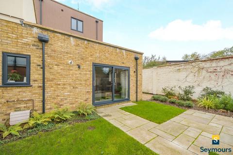 1 bedroom flat for sale, Old Farm Road, Surrey GU1