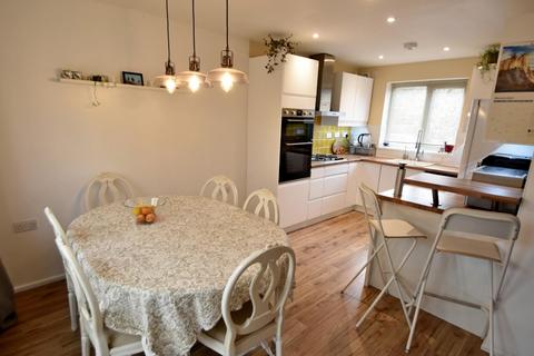 4 bedroom end of terrace house for sale, Threshfield Close, Bury BL9