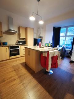 2 bedroom flat to rent, Rhyddings Terrace, Brynmill, Swansea