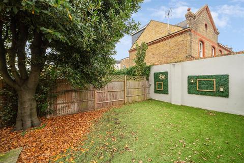 3 bedroom terraced house for sale, Wilton Avenue, London