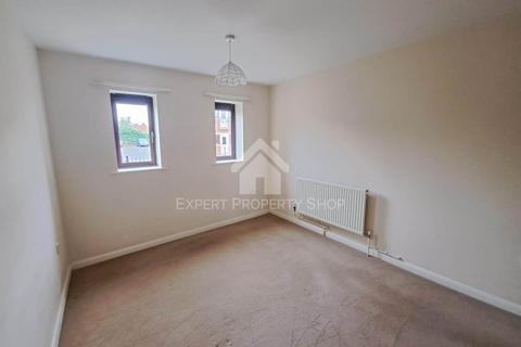 2 bedroom flat to rent, 7 The Pines, Worksop, Nottinghamshire