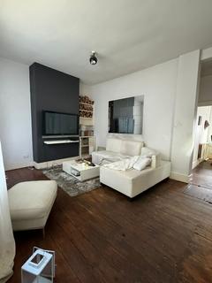 2 bedroom flat to rent, Filmer Road SW6