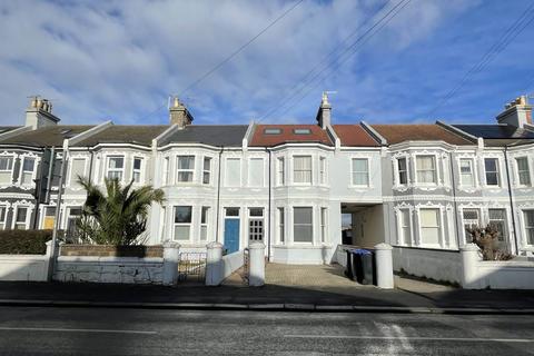 Studio to rent, Lyndhurst Road, Worthing, West Sussex