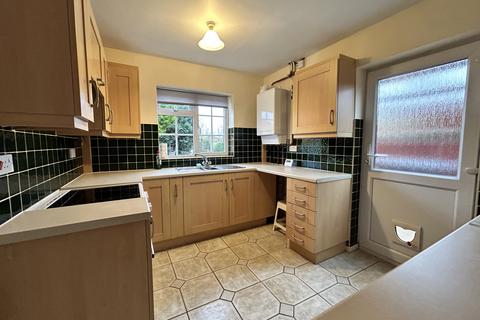 3 bedroom house to rent, Stourbridge Road, Catshill B61