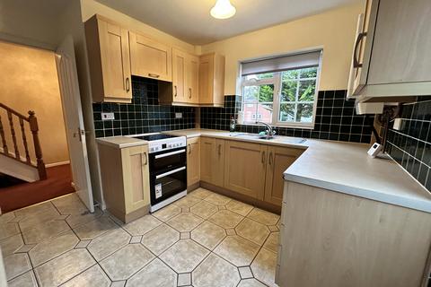 3 bedroom house to rent, Stourbridge Road, Catshill B61