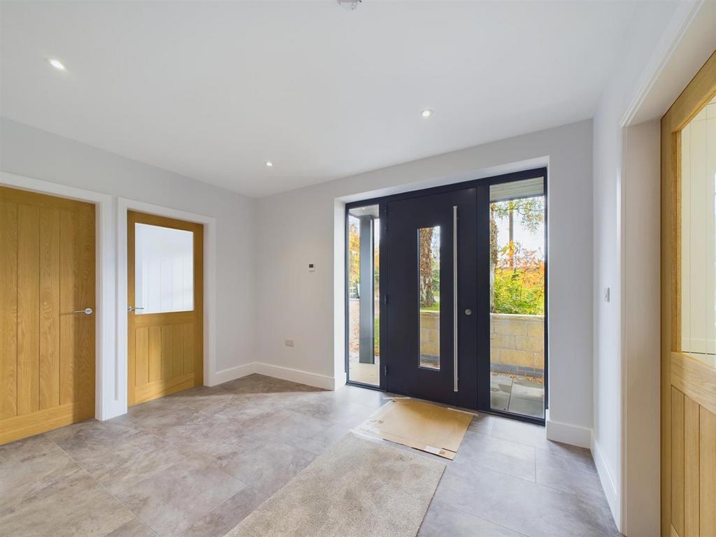 Impressive Spacious hallway