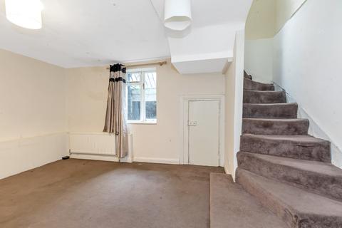 5 bedroom terraced house to rent, Mount Terrace, London E1