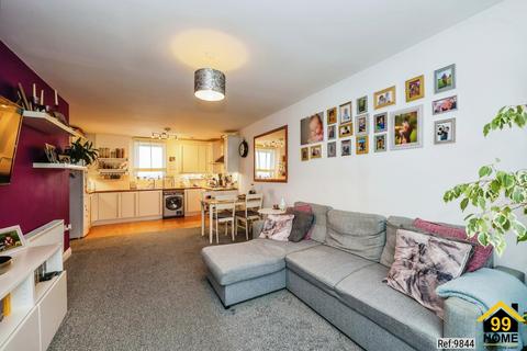 2 bedroom flat for sale, Edwin Court, Fratton Way, Hampshire, PO4