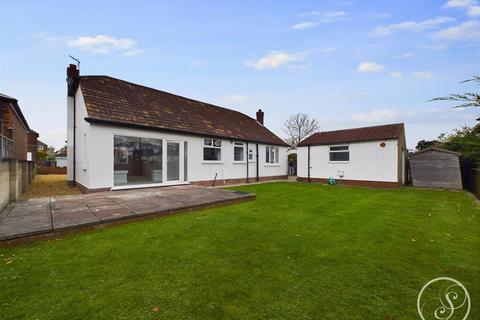 2 bedroom bungalow for sale, Lyndhurst Road, Scholes, Leeds