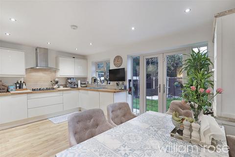 3 bedroom detached house for sale, Forest Avenue, Chigwell IG7