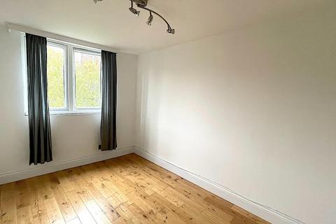 2 bedroom flat to rent, 34 Cannon Street Road, London E1