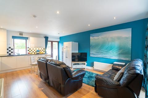 40 Pirniefield Place, Edinburgh, EH6 7PN