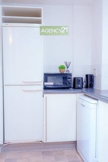 2 bedroom flat for sale, Seward Street, London, EC1V