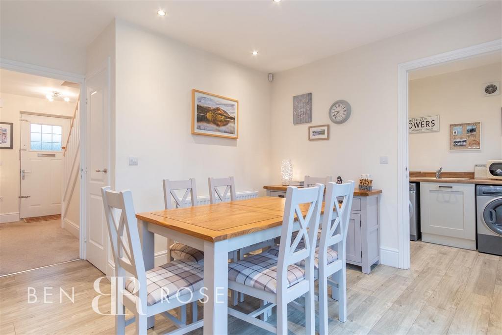 Diner/Utility Room