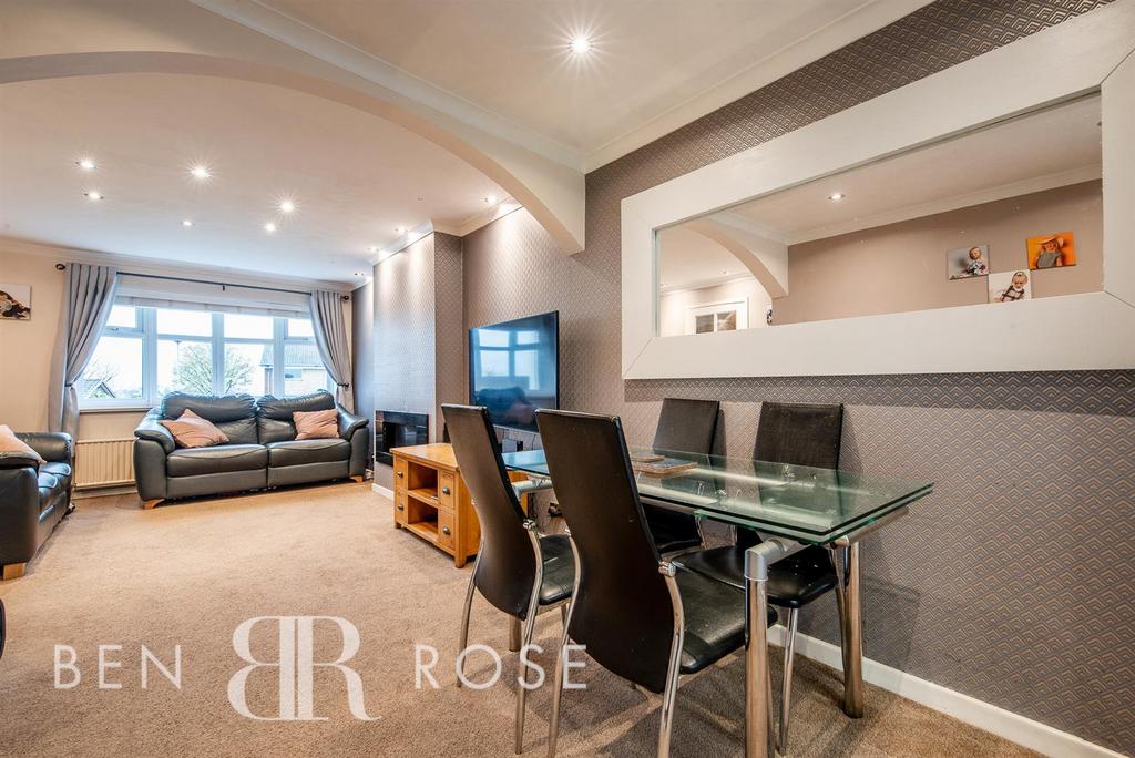 Lounge/Dining Room