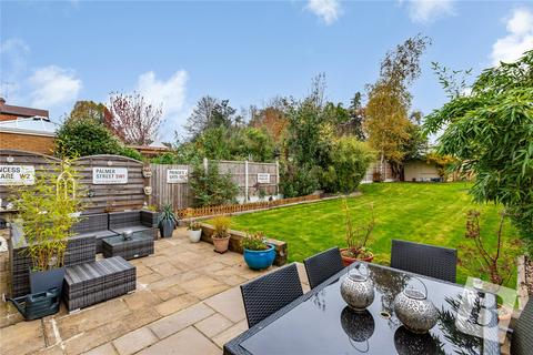 4 bedroom end of terrace house for sale, Kavanaghs Road, Brentwood, Essex, CM14