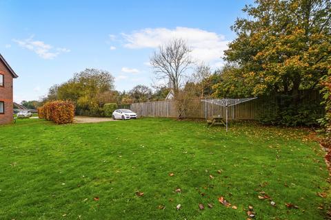 2 bedroom flat for sale, Sandringham Road, Petersfield, Hampshire