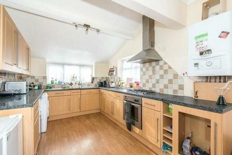 5 bedroom terraced house to rent, Hudson Road, Southsea PO5