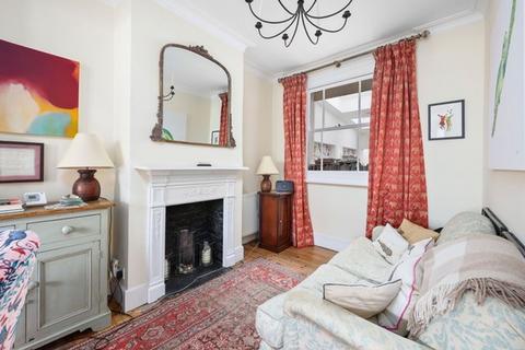 3 bedroom flat to rent, Dymock Street, London, SW6