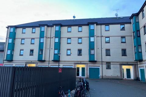 2 bedroom flat to rent, Rutland Court, Glasgow G51