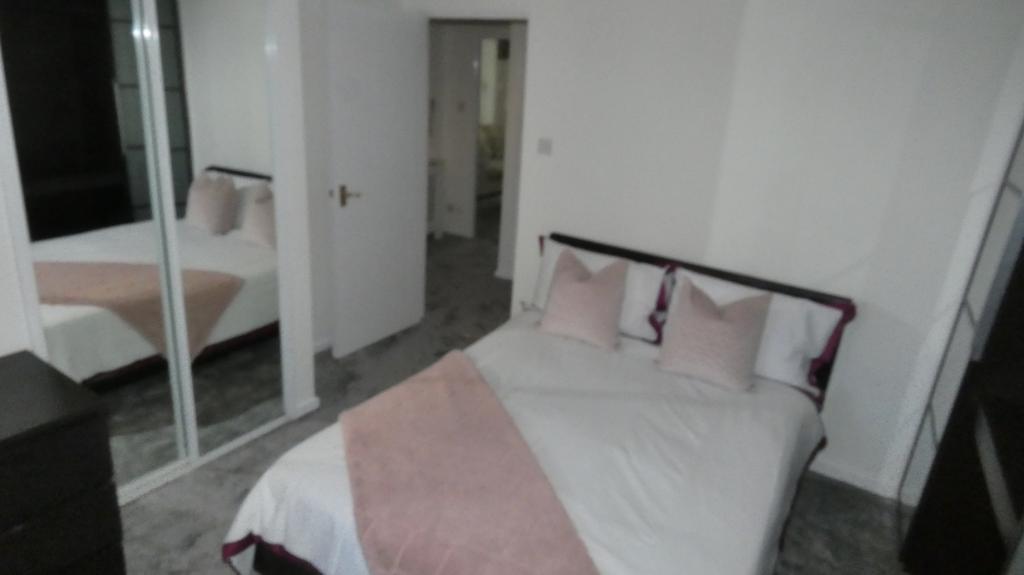 Apartment in Glasgow - More
