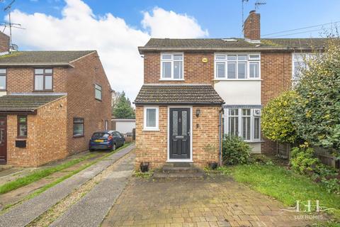 4 bedroom semi-detached house for sale, Woodland Avenue