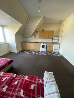 1 bedroom terraced house to rent, Goresbrook Road, Dagenham, Essex, RM9