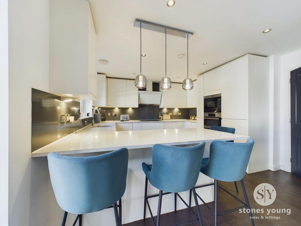 Superb Open Plan Living Dining Kitchen