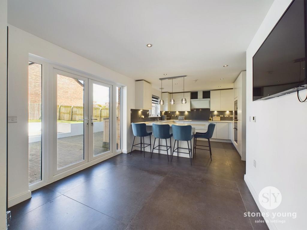 Superb Open Plan Living Dining Kitchen