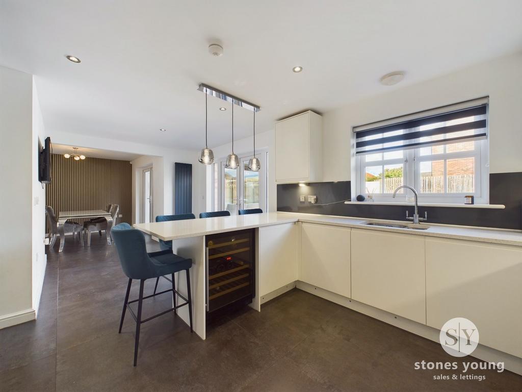 Superb Open Plan Living Dining Kitchen