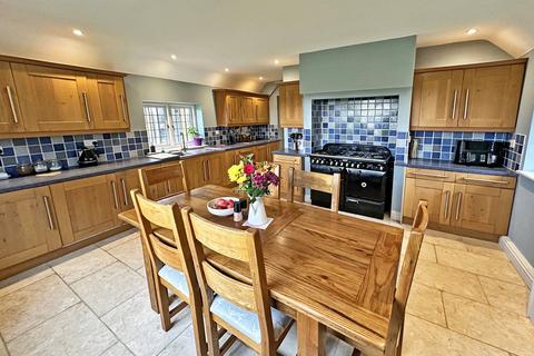 4 bedroom equestrian property for sale, Hatchet Lane, Beaulieu, Brockenhurst, Hampshire, SO42