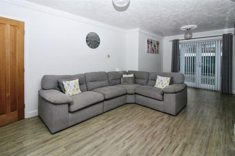 3 bedroom end of terrace house for sale, Shannon Road, Hull