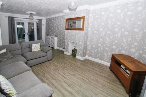 3 bedroom end of terrace house for sale, Shannon Road, Hull