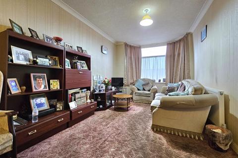 3 bedroom end of terrace house for sale, Glencroft Road, Solihull