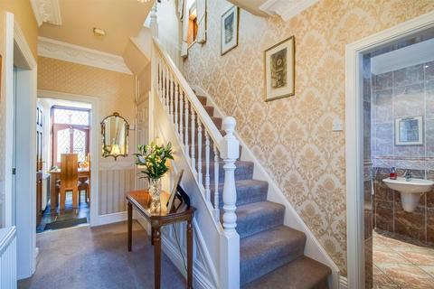 4 bedroom detached house for sale, Barnsley Road, Wakefield WF2