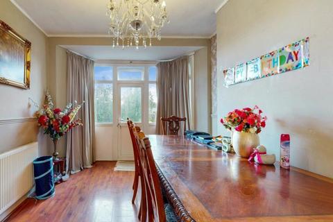 3 bedroom semi-detached house for sale, Thistlecroft Gardens, Stanmore HA7