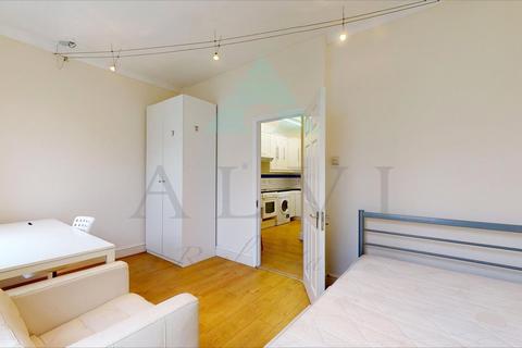 2 bedroom apartment to rent, Drummond Street, London NW1