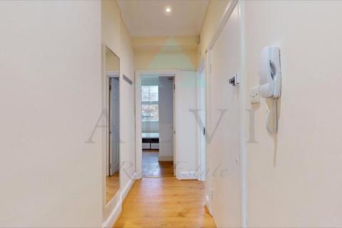 2 bedroom apartment to rent, Drummond Street, London NW1