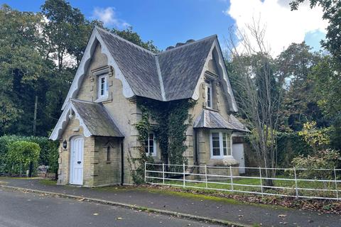 2 bedroom detached house for sale, Main Road, Holbury