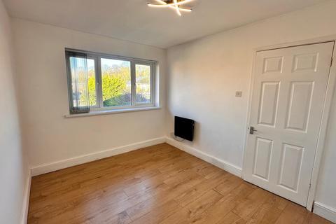 2 bedroom maisonette to rent, Nethercote Gardens, Solihull B90