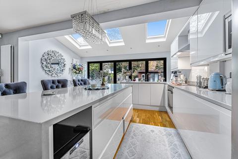 4 bedroom semi-detached house for sale, Penton Hook Road, Staines-upon-Thames, TW18